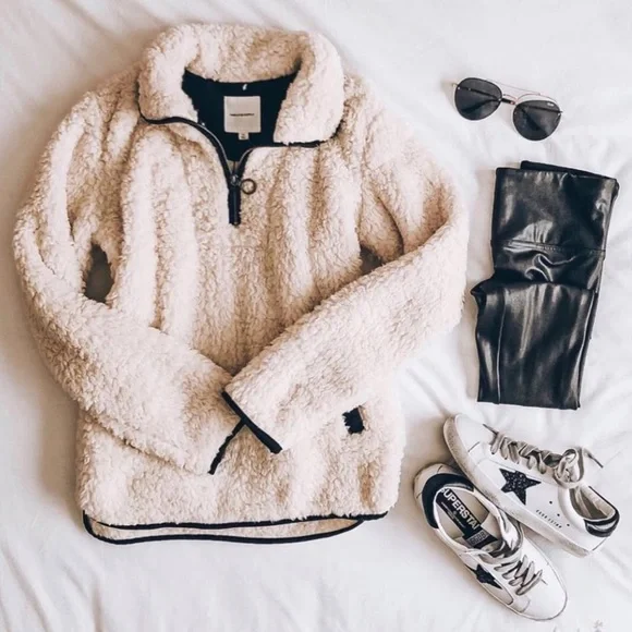 Thread & Supply Wubby Fleece Pullover - Picture 2 of 7